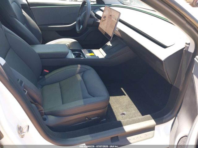 2024 TESLA MODEL 3 5YJ3E1EAXRF757802 Photo 4