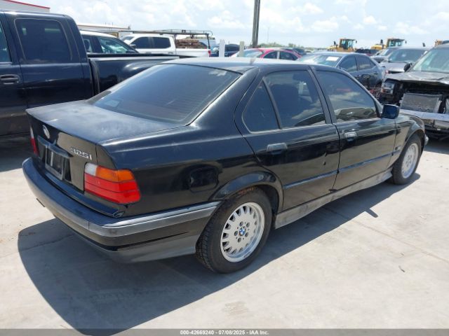 1994 BMW 325 WBACB4322RFM10639 Photo 3