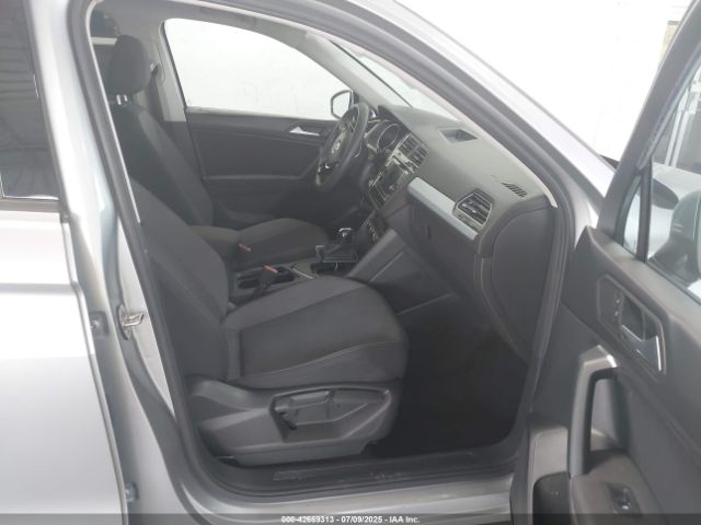 2019 VOLKSWAGEN TIGUAN 3VV1B7AX6KM189497 Photo 4