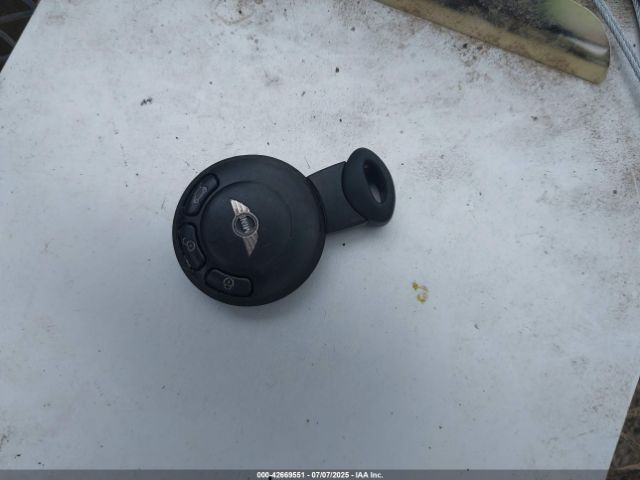 2009 MINI COOPER CLUBMAN WMWML335X9TN69447 Photo 10