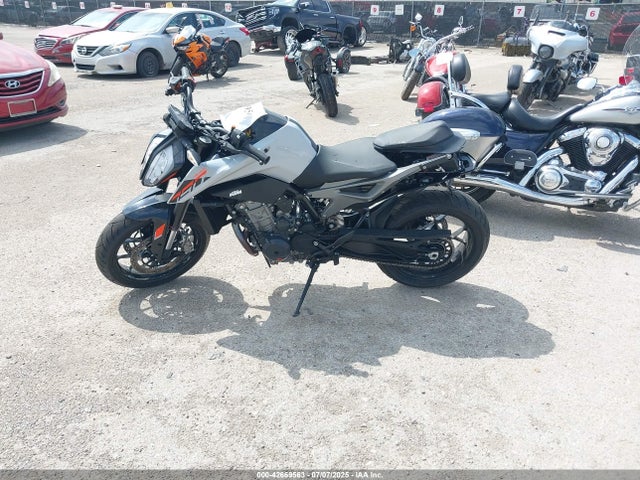 KTM 790 Duke 2023 LCETU7407PH700873 Image 13