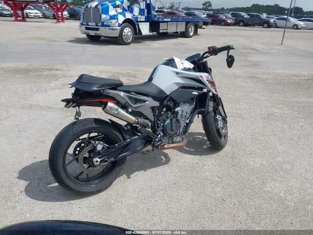 KTM 790 Duke 2023 LCETU7407PH700873 Image 4