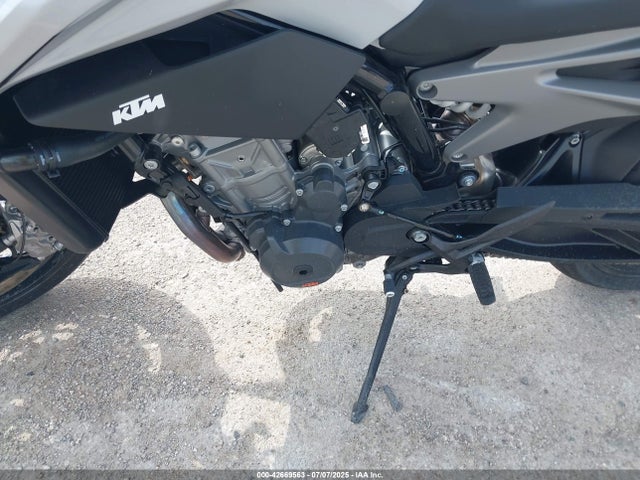 KTM 790 Duke 2023 LCETU7407PH700873 Image 9