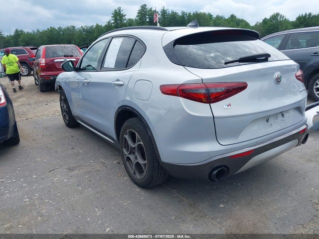 ZASPAKBNXN7D33943 Alfa Romeo Stelvio