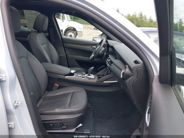 ZASPAKBNXN7D33943 Alfa Romeo Stelvio