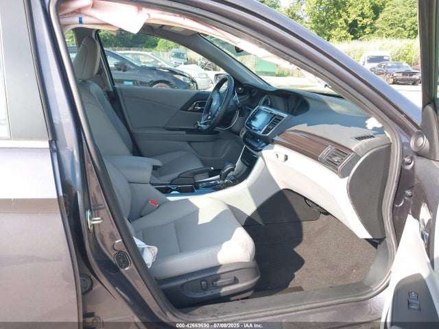 1HGCR2F9XGA211992 Honda k24w1