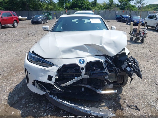 BMW 2024 2024 WBY83FB06RFT01245 Image 12