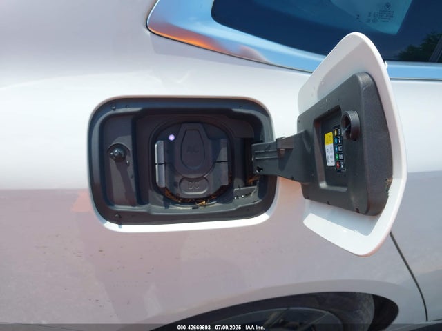 BMW 2024 2024 WBY83FB06RFT01245 Image 22