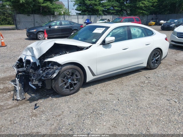 BMW 2024 2024 WBY83FB06RFT01245 Image 2