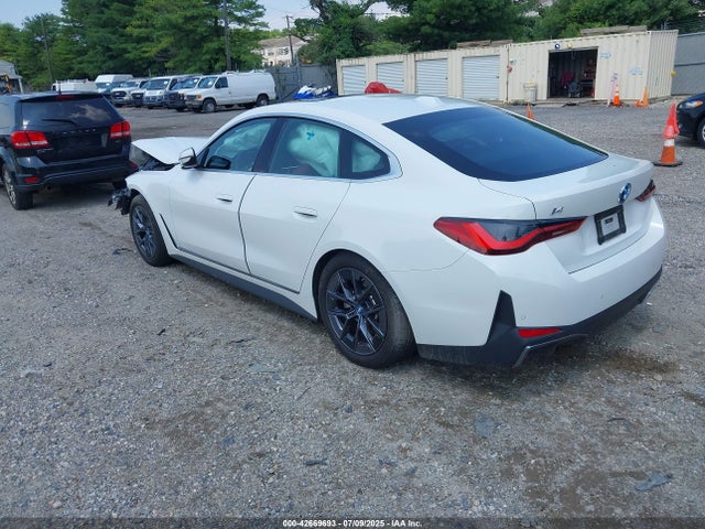 BMW 2024 2024 WBY83FB06RFT01245 Image 3