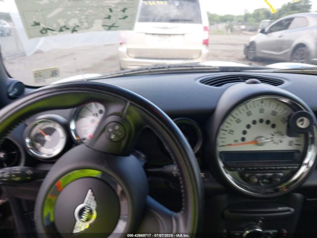 2011 MINI COOPER S WMWZP3C50BTX84044 Photo 6