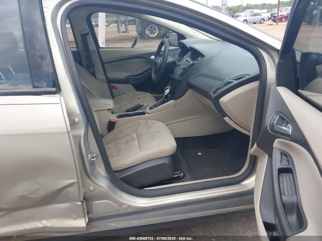 42669752 :رقم المزاد ، 1FADP3F25GL262568 vin ، 2016 Ford Focus Se مزاد بيع