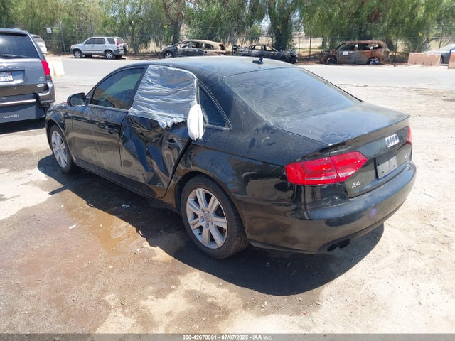 2011 AUDI A4 WAUAFAFLXBN001105 Photo 2