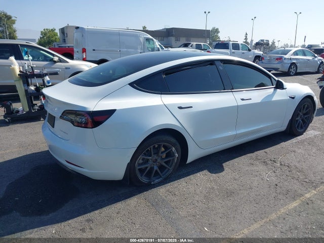 5YJ3E1EB1MF068099 Tesla MODEL 3