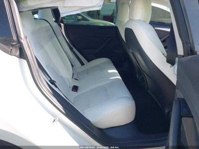 5YJ3E1EB1MF068099 Tesla MODEL 3