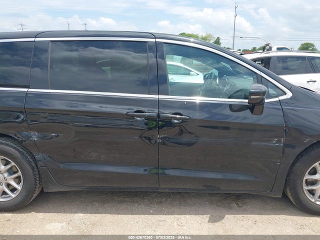 Chrysler 2025 2025 2C4RC1BG6SR585805 Image 13