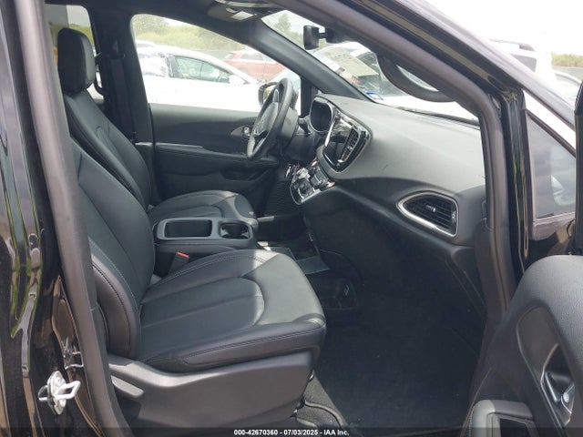 Chrysler 2025 2025 2C4RC1BG6SR585805 Image 5