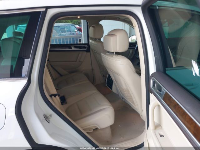 2014 VOLKSWAGEN TOUAREG WVGEP9BP2ED009360 Photo 7