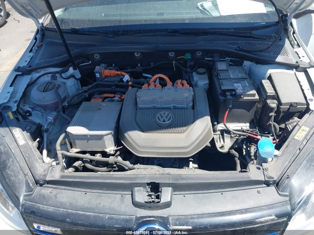 WVWKP7AU1GW916935 Volkswagen E-Golf