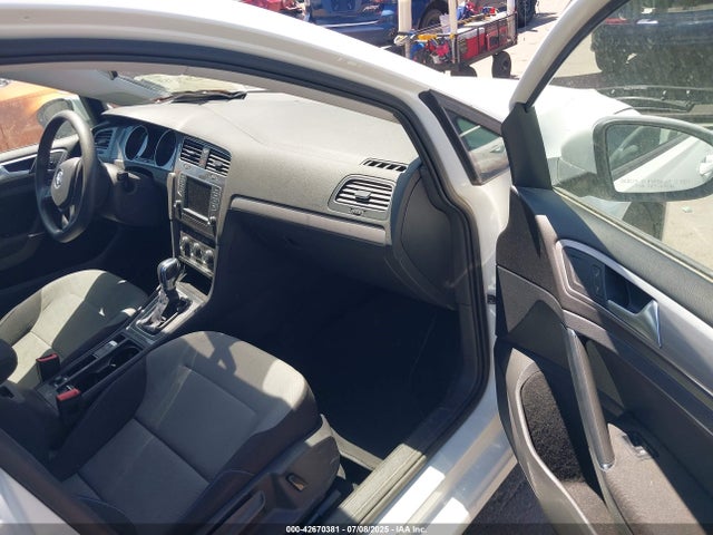 WVWKP7AU1GW916935 Volkswagen E-Golf