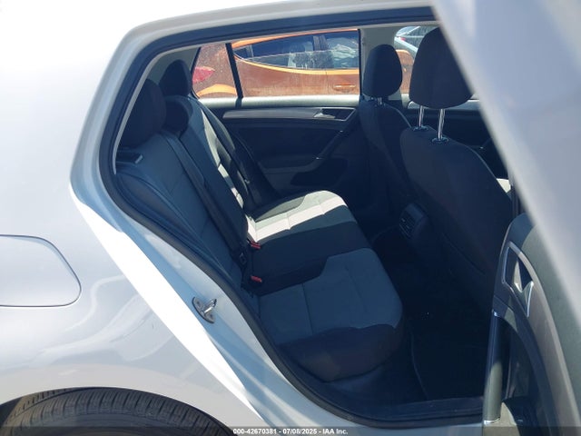 WVWKP7AU1GW916935 Volkswagen E-Golf