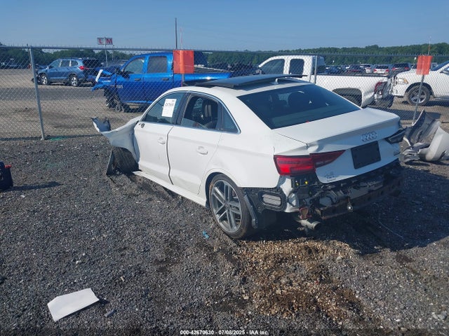 2018 AUDI A3 WAUJ8GFF4J1049888 Photo 2