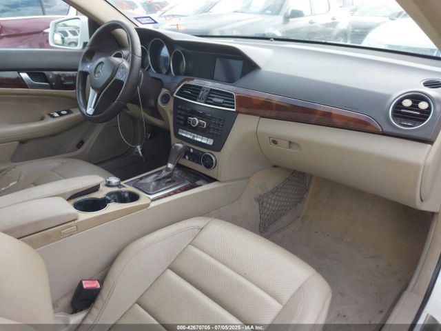 2015 MERCEDES-BENZ C 250 WDDGJ4HB9FG370183 Photo 4