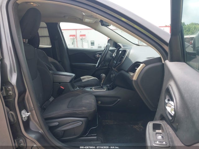 2015 Jeep Cherokee Latitude მანქანა იყიდება აუქციონზე, vin: 1C4PJMCS6FW558859, აუქციონის ნომერი: 42670804