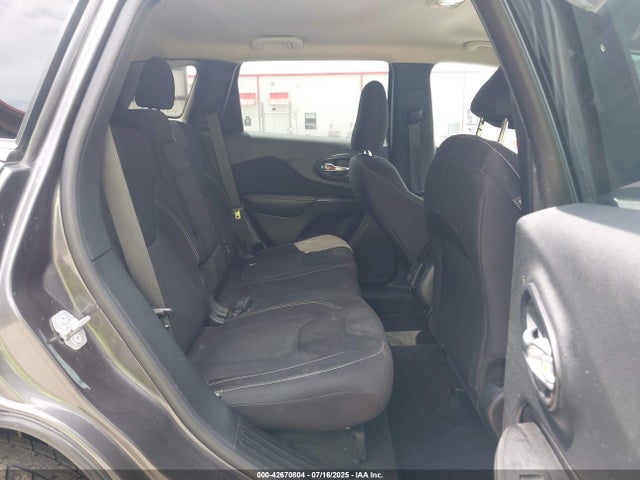 2015 Jeep Cherokee Latitude მანქანა იყიდება აუქციონზე, vin: 1C4PJMCS6FW558859, აუქციონის ნომერი: 42670804