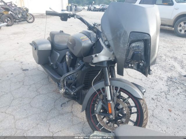 2023 INDIAN MOTORCYCLE CO. CHALLENGER 56KLCCRR9P3423587