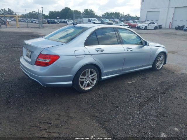 2013 MERCEDES-BENZ C 250 WDDGF4HB9DA785179 Photo 3