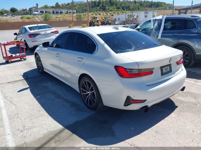 BMW 2021 2021 3MW5R1J02M8B74273 Image 3