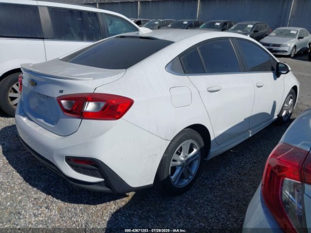 2018 CHEVROLET CRUZE 1G1BE5SM2J7243849 Photo 3