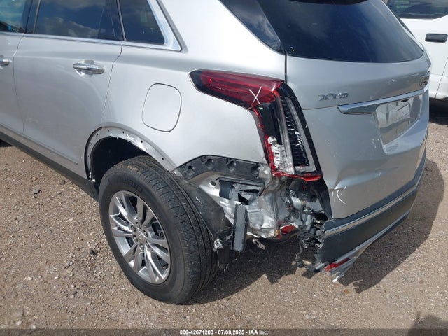 1GYKNCRS6LZ125420 Cadillac lgx