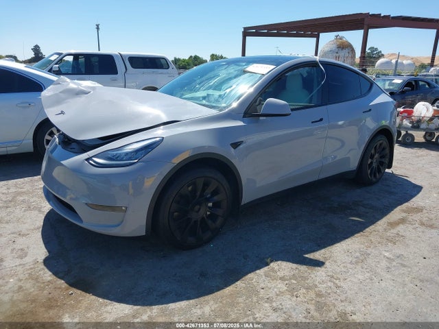 7SAYGDEE2NF382991 Tesla Model Y