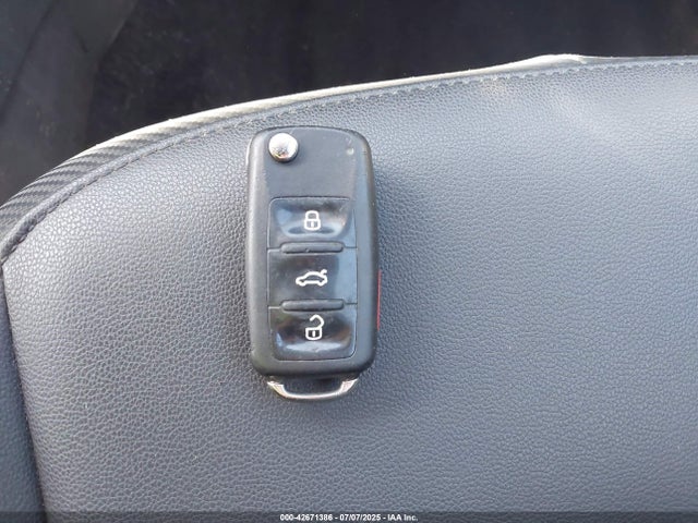 3VWF17AT7GM607395 Volkswagen Beetle