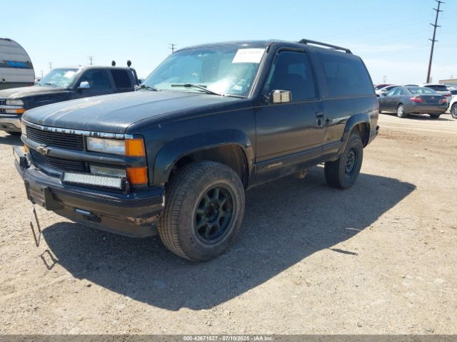 1999 CHEVROLET TAHOE 3GNEK18R8XG122286 Photo 1