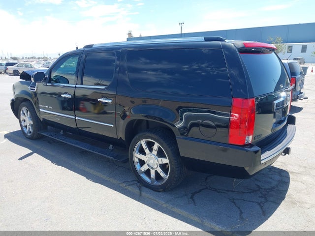 2008 CADILLAC ESCALADE ESV 1GYFK66888R221139 Photo 2