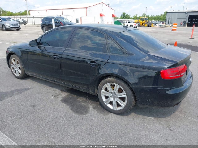 2011 AUDI A4 WAUDFAFL1BN012023 Photo 2