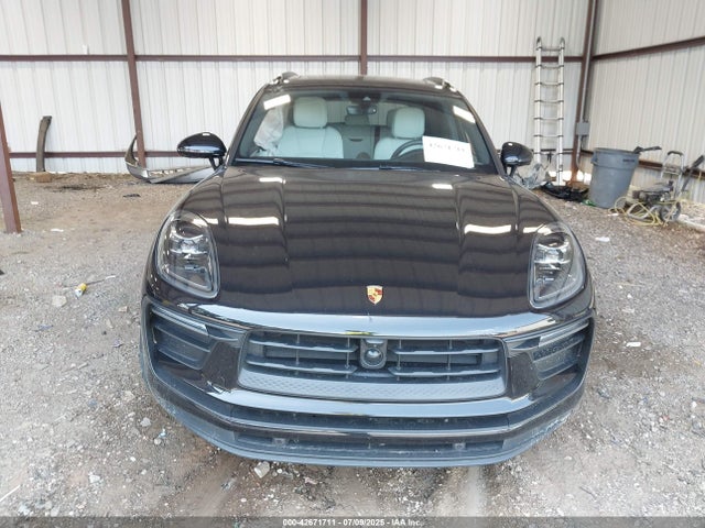Porsche Macan 2023 WP1AA2A55PLB16261 Image 12