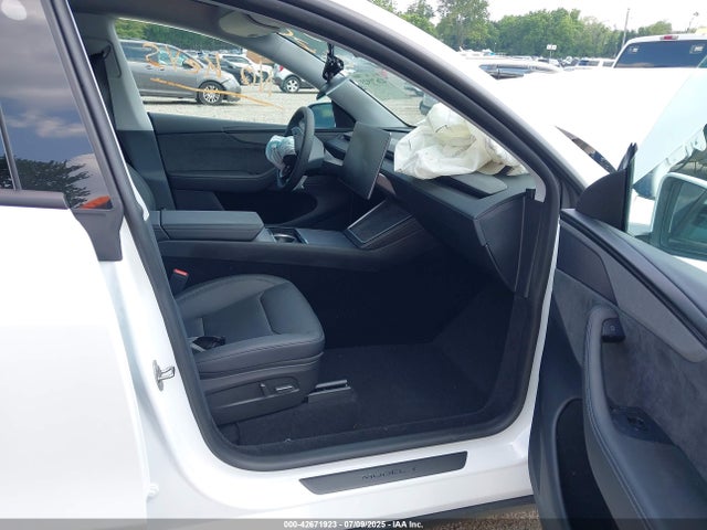 2026 TESLA MODEL Y 7SAYGDEE4TA386891 Photo 4