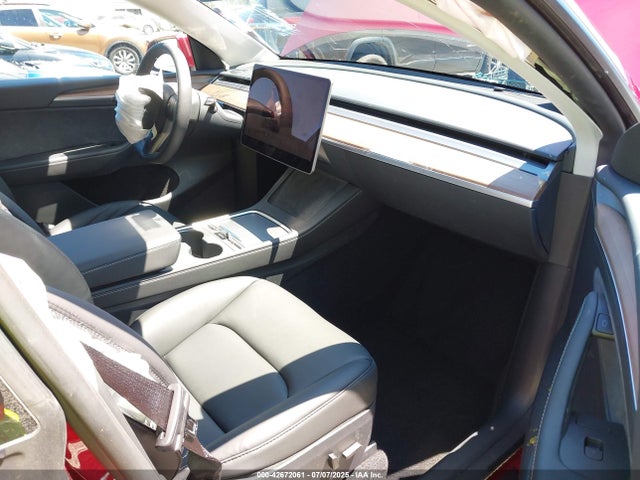 2024 TESLA MODEL Y 7SAYGDED5RF091074 Photo 4