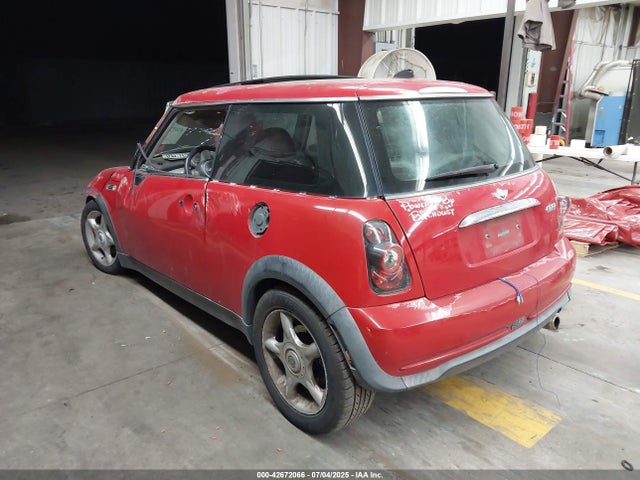 2005 MINI COOPER WMWRC33485TJ63691 Photo 2