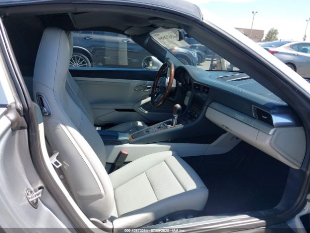 2017 PORSCHE 911 WP0BB2A99HS136607 Photo 4