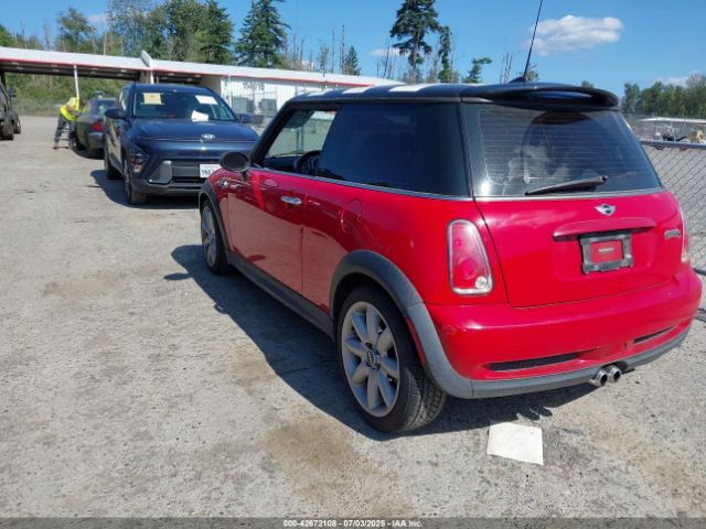2006 MINI COOPER S WMWRE335X6TJ39073 Photo 2