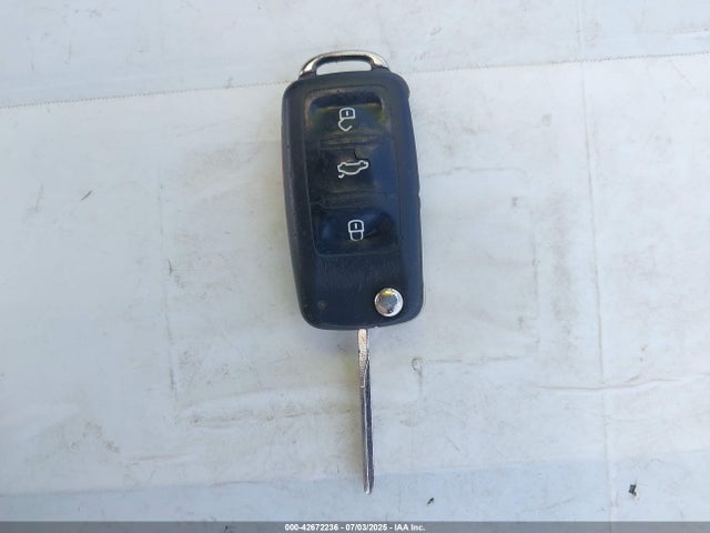 3VWD17AJ1EM238164 Volkswagen 2014