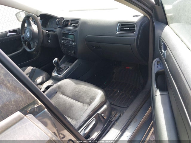 3VWD17AJ1EM238164 Volkswagen 2014