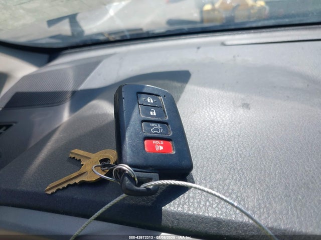 Toyota 2ar-fe 2018 2T3RFREV1JW832636 Image 11