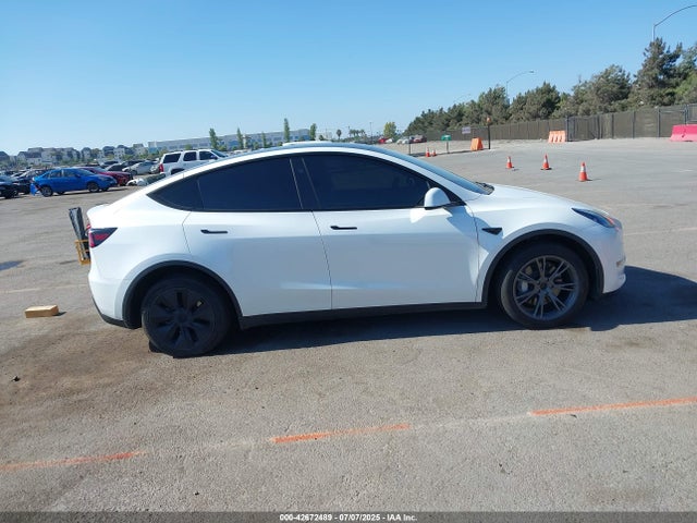 7SAYGDEE0RF160178 Tesla Model Y