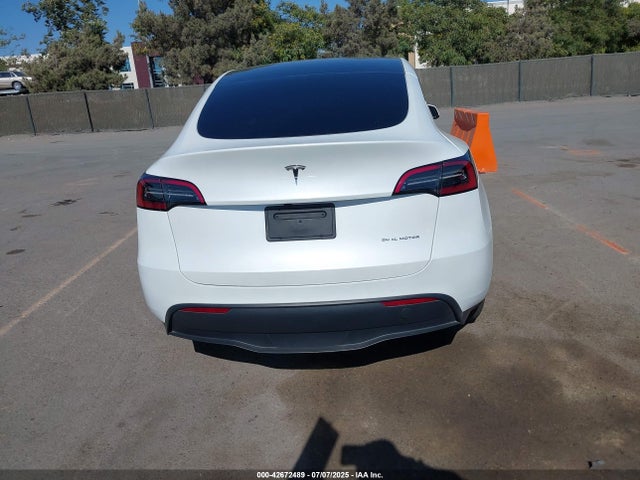 7SAYGDEE0RF160178 Tesla Model Y